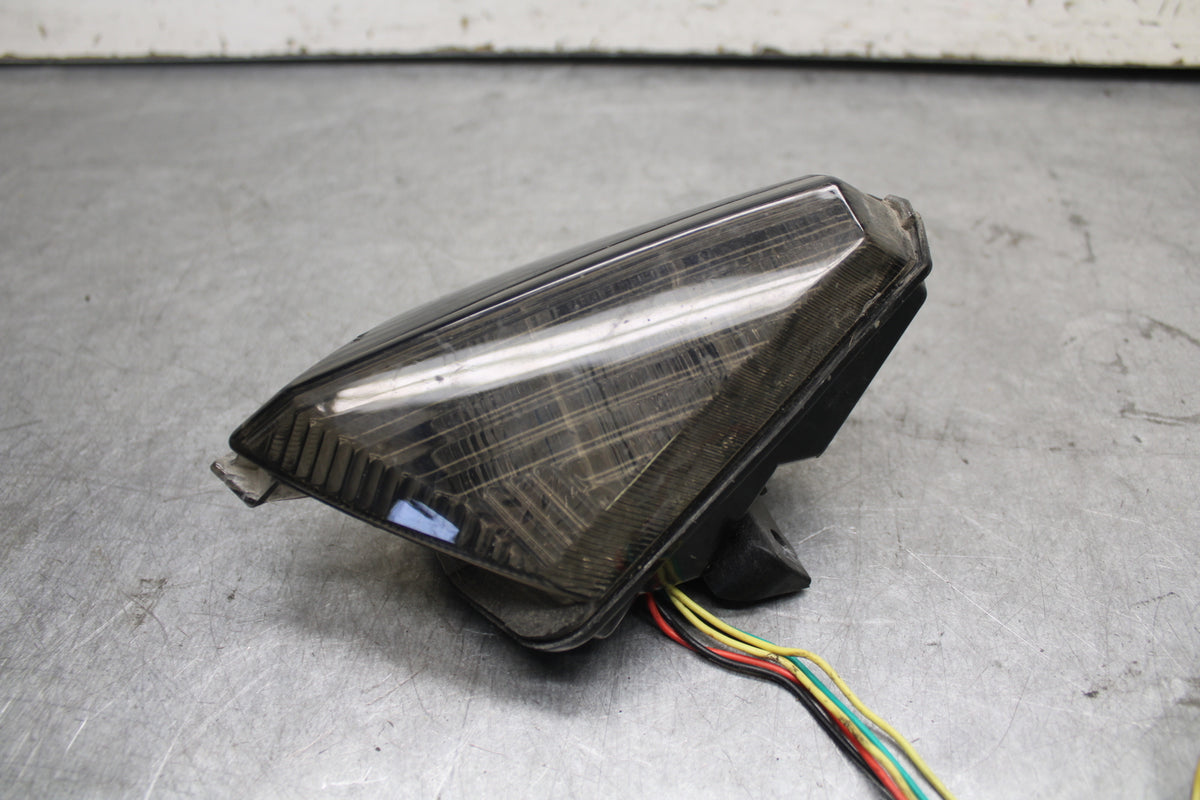 07-08 YAMAHA YZF R1 AFTERMARKET REAR TAIL TAILLIGHT BACK BRAKE LIGHT BB675