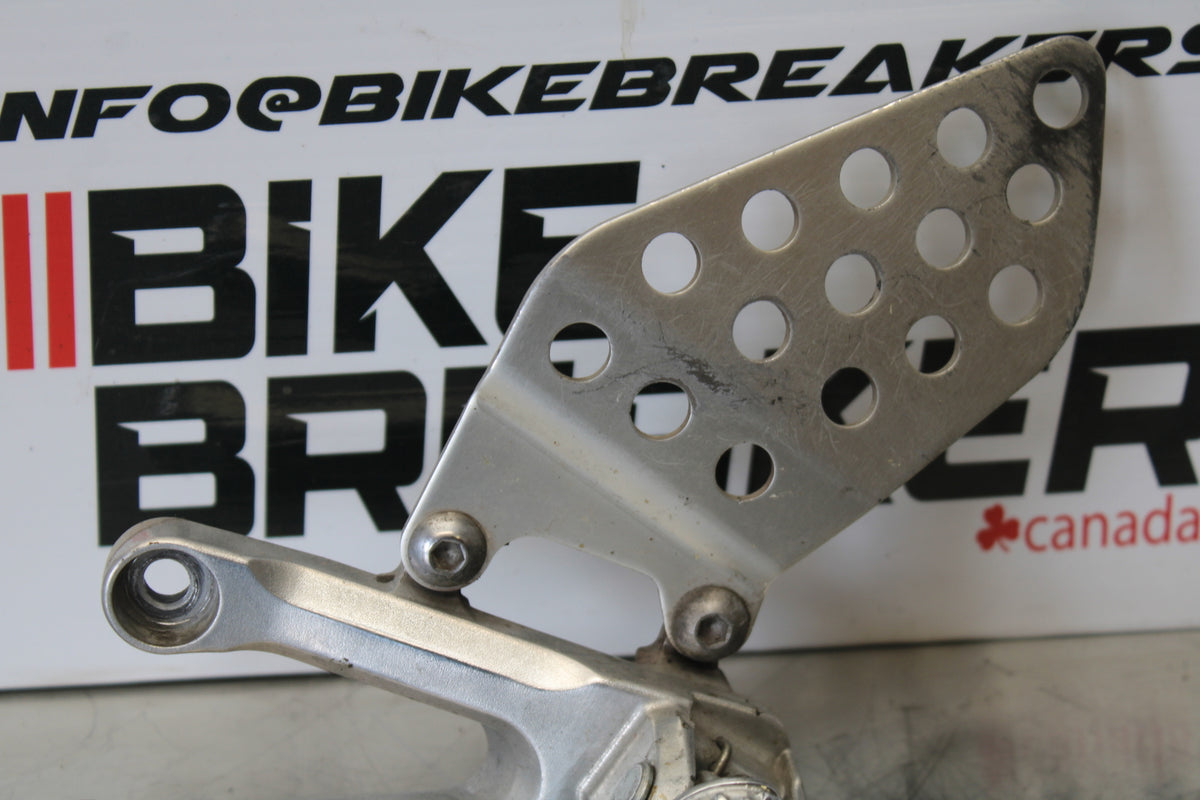 06-07 HONDA CBR1000RR LEFT REARSET REAR SET DRIVER FOOT PEG REST STOP BB166