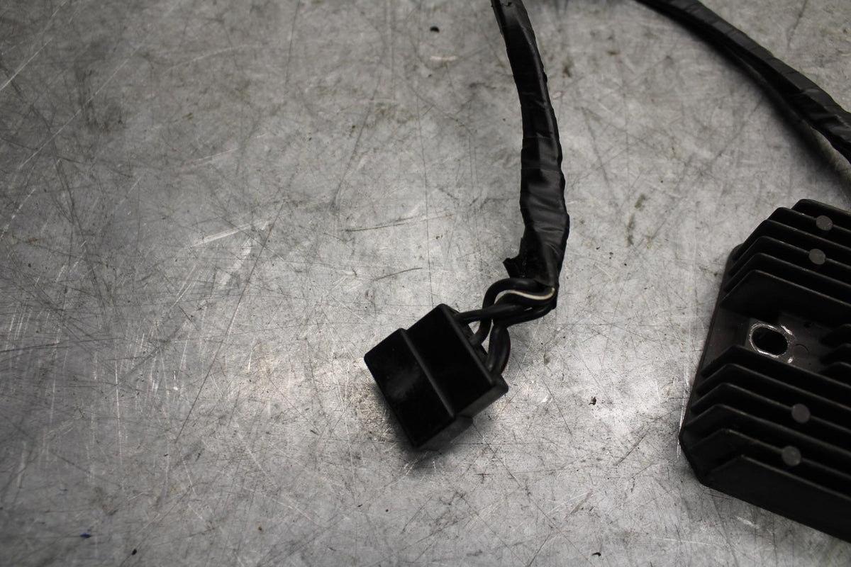 1997 Suzuki GSXR750 RECTIFIER VOLTAGE REGULATOR BB527