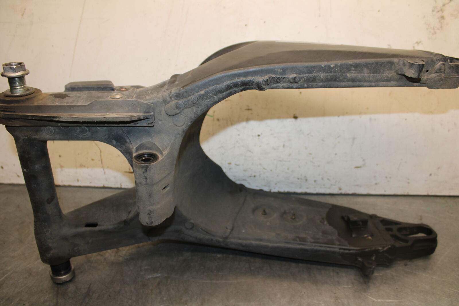 19-23 KAWASAKI NINJA ZX6R REAR SWINGARM BACK SUSPENSION SWING ARM BB701