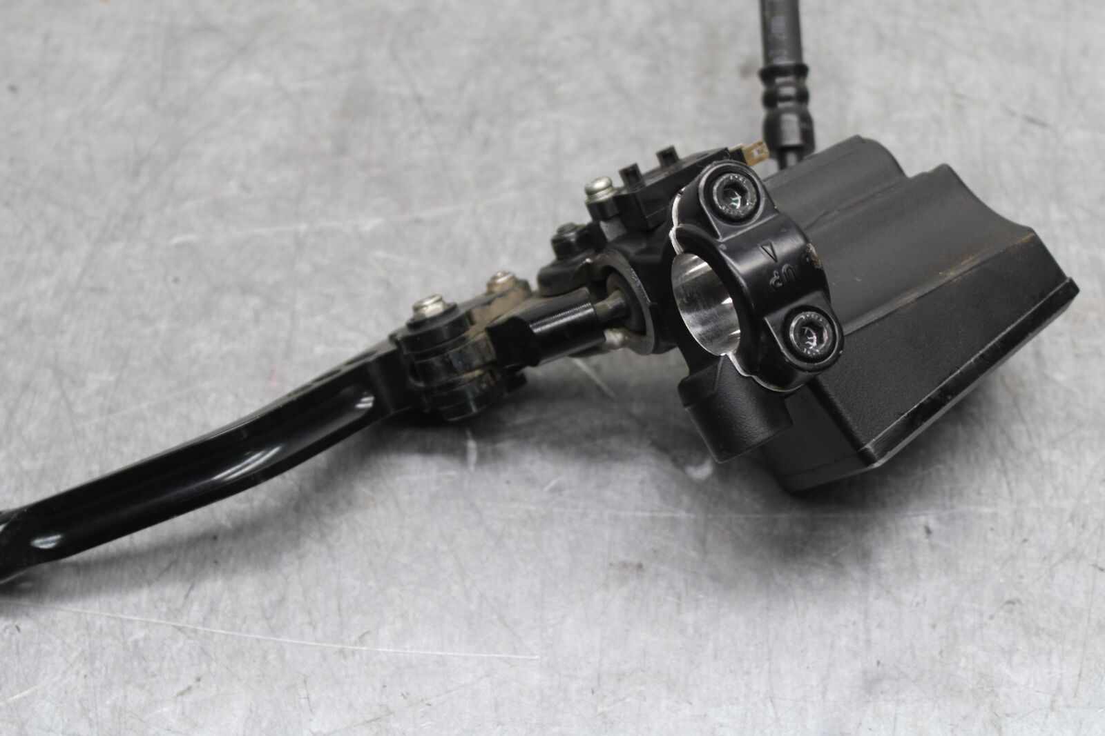 09-15 YAMAHA FZ6R FRONT BRAKE MASTER CYLINDER w/ LEVER 36C-W2587-00-00 BB719