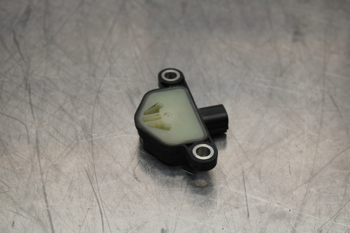 15-16 HONDA CB300F TIP OVER BANK ANGLE CRASH SENSOR SWITCH  BB150