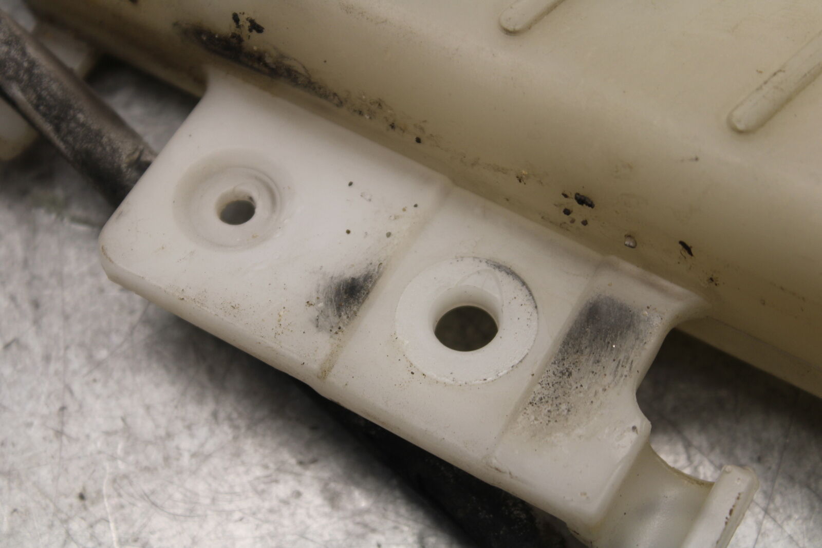 05-06 SUZUKI GSXR1000 COOLANT WATER TANK RESERVOIR BOTTLE 17910-41G00 BB663