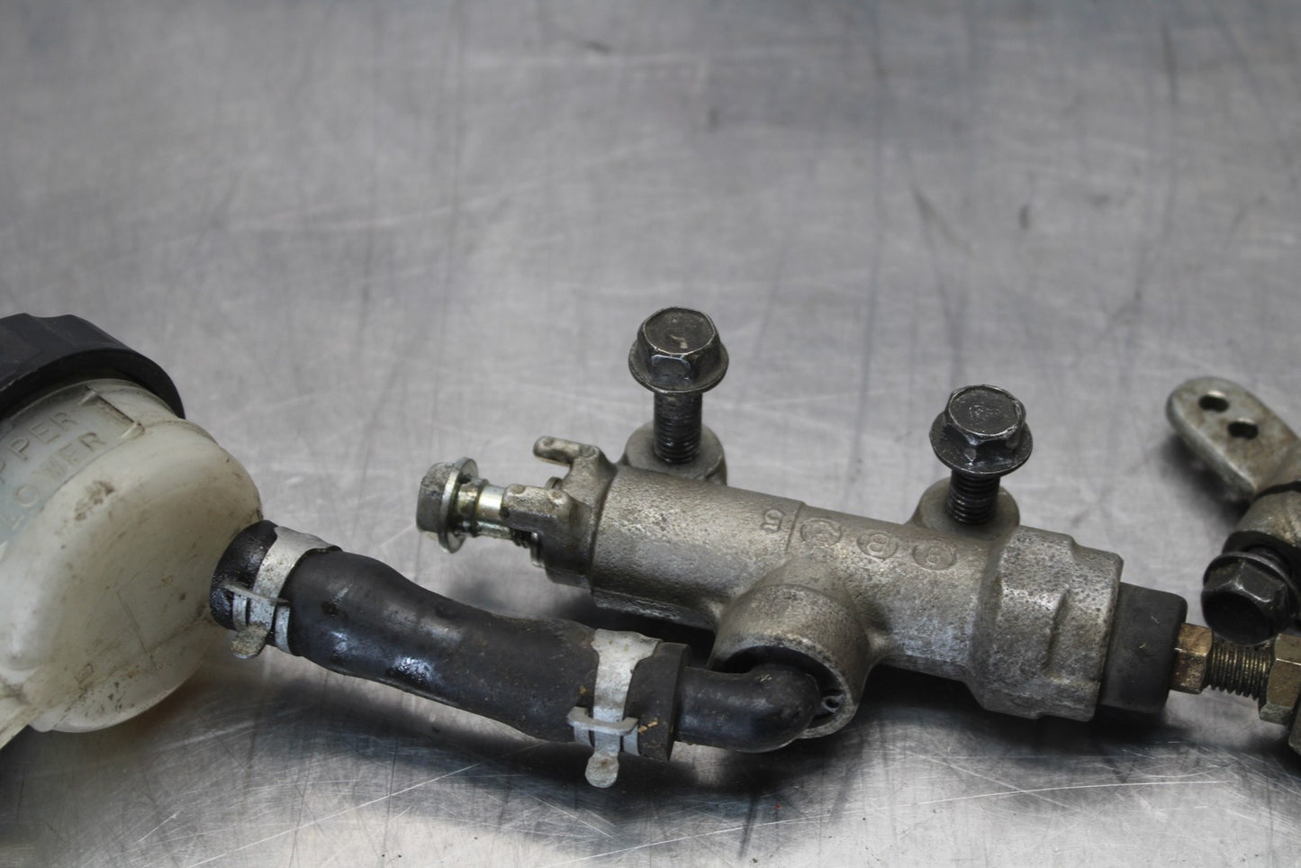 03-08 KAWASAKI VULCAN 1600 REAR BACK BRAKE MASTER CYLINDER W RESERVOIR BB196