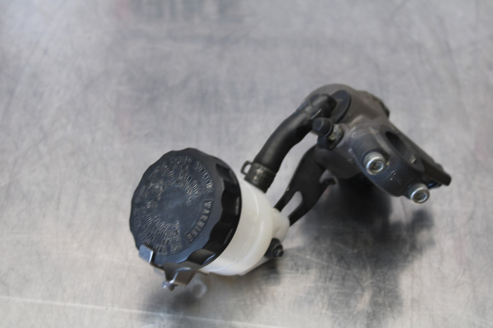 21 KAWASAKI NINJA ZX6R FRONT BRAKE MASTER CYLINDER BB647