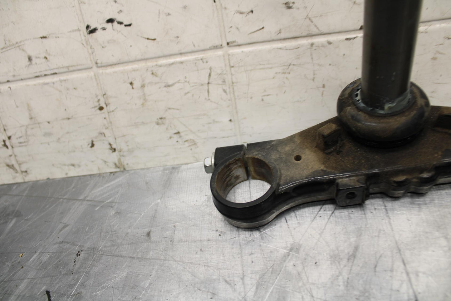 17-23 SUZUKI GSXR 250 GSX250RL8 FRONT FORKS CLAMP LOWER TRIPLE TREE STEM BB490