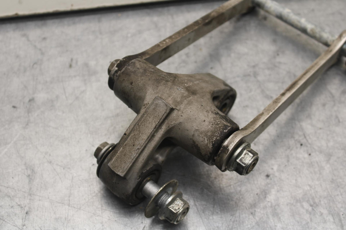 04-05 SUZUKI GSXR750 REAR DOGBONE SHOCK LINKAGE LINK 62600-35880 BB81