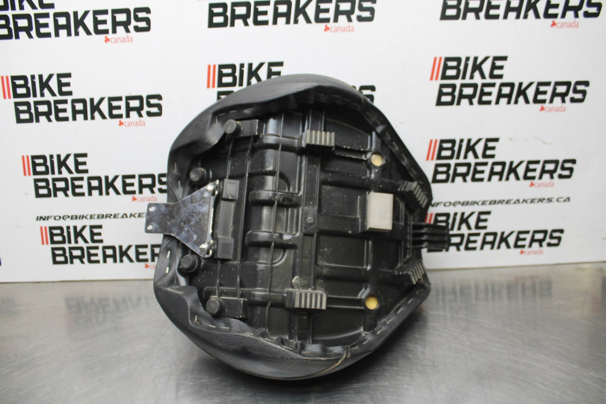15 SUZUKI BOULEVARD C50 FRONT DRIVERS SEAT BB775