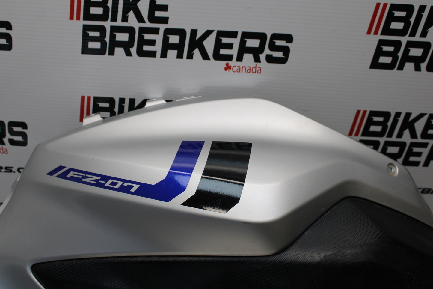 14-17 YAMAHA FZ07 RIGHT LOWER MID UPPER SIDE FAIRING COWL  BB162