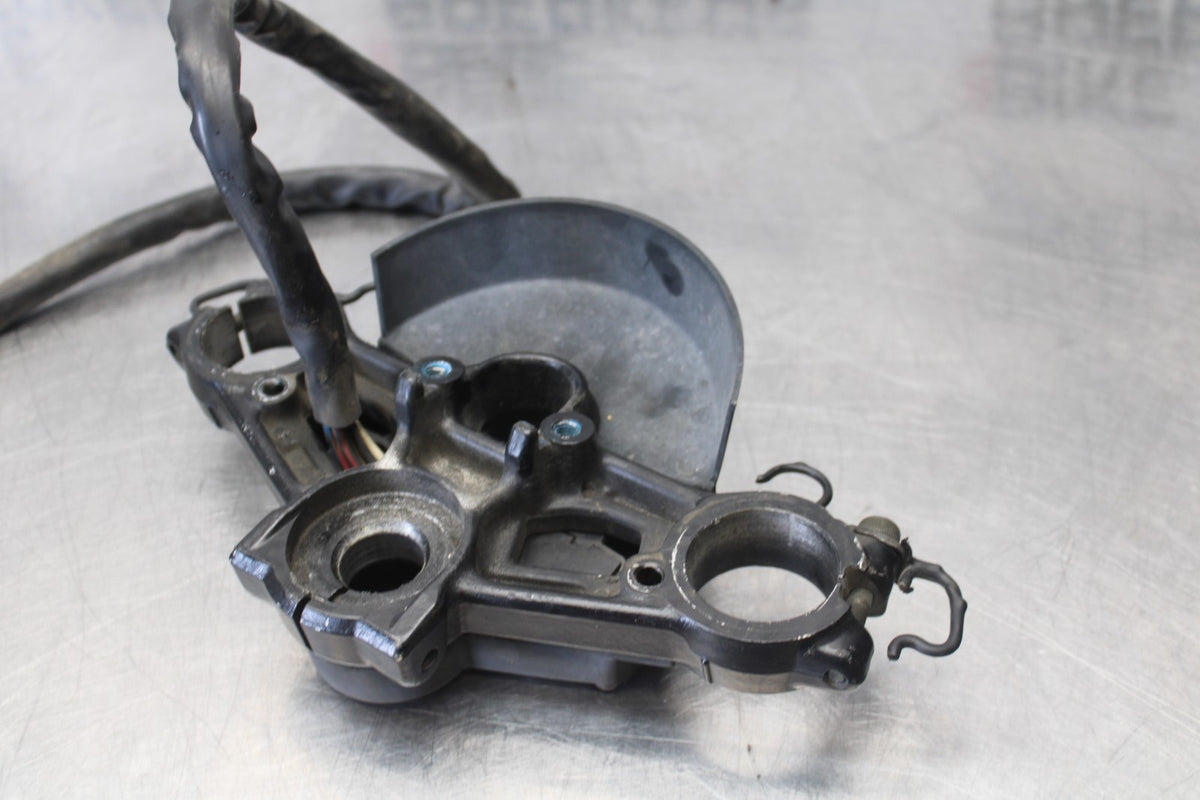 84 HONDA INTERCEPTOR 1000 VF1000F FORKS UPPER TRIPLE TREE CLAMP BB878