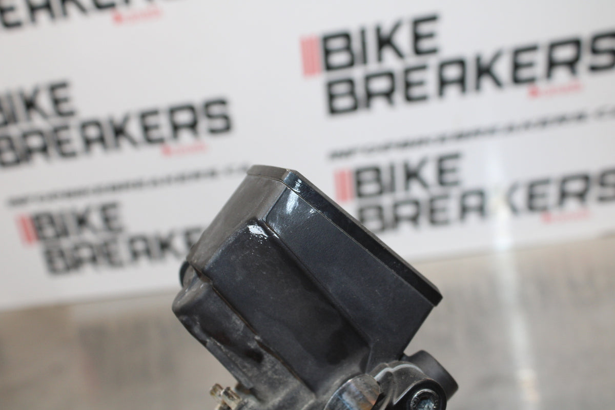 09-15 YAMAHA FZ6R FRONT BRAKE MASTER CYLINDER w/ LEVER BB161
