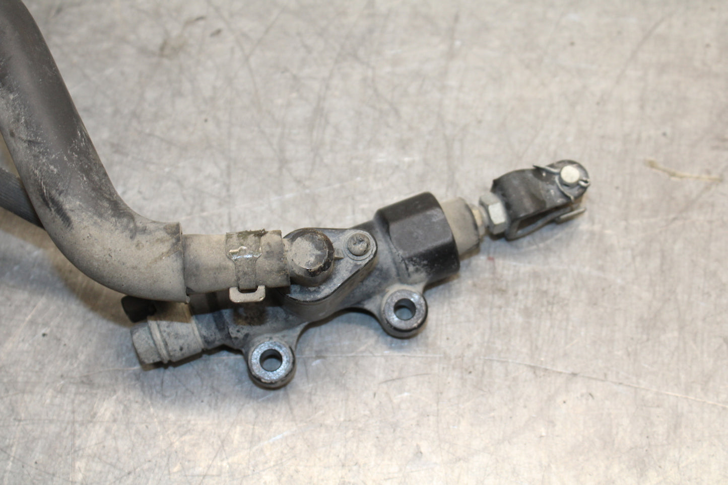 02-04 HONDA VTX1800S REAR BACK BRAKE MASTER CYLINDER W RESERVOIR BB712