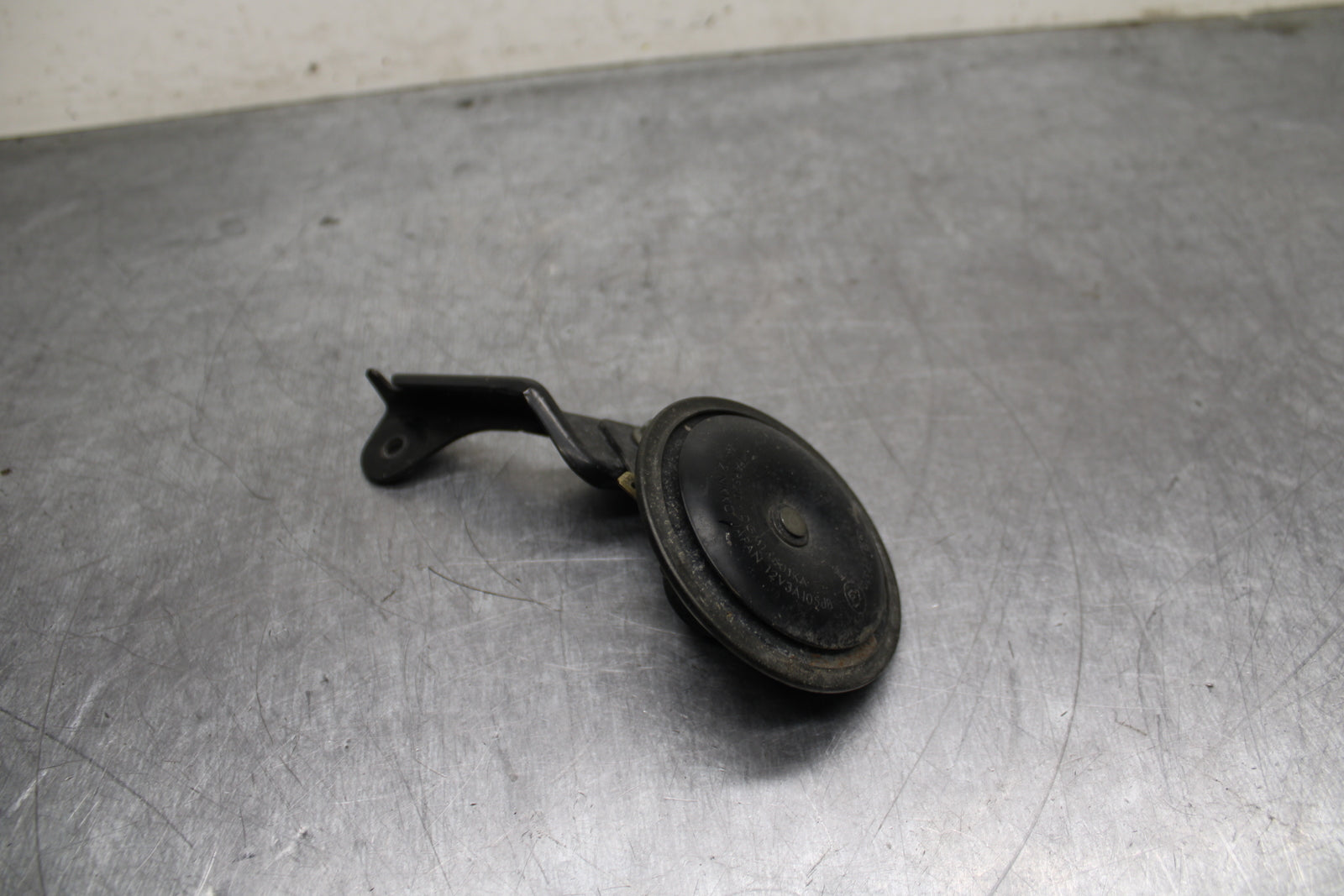 00-01 YAMAHA YZF R1 HORN SIGNAL BB755