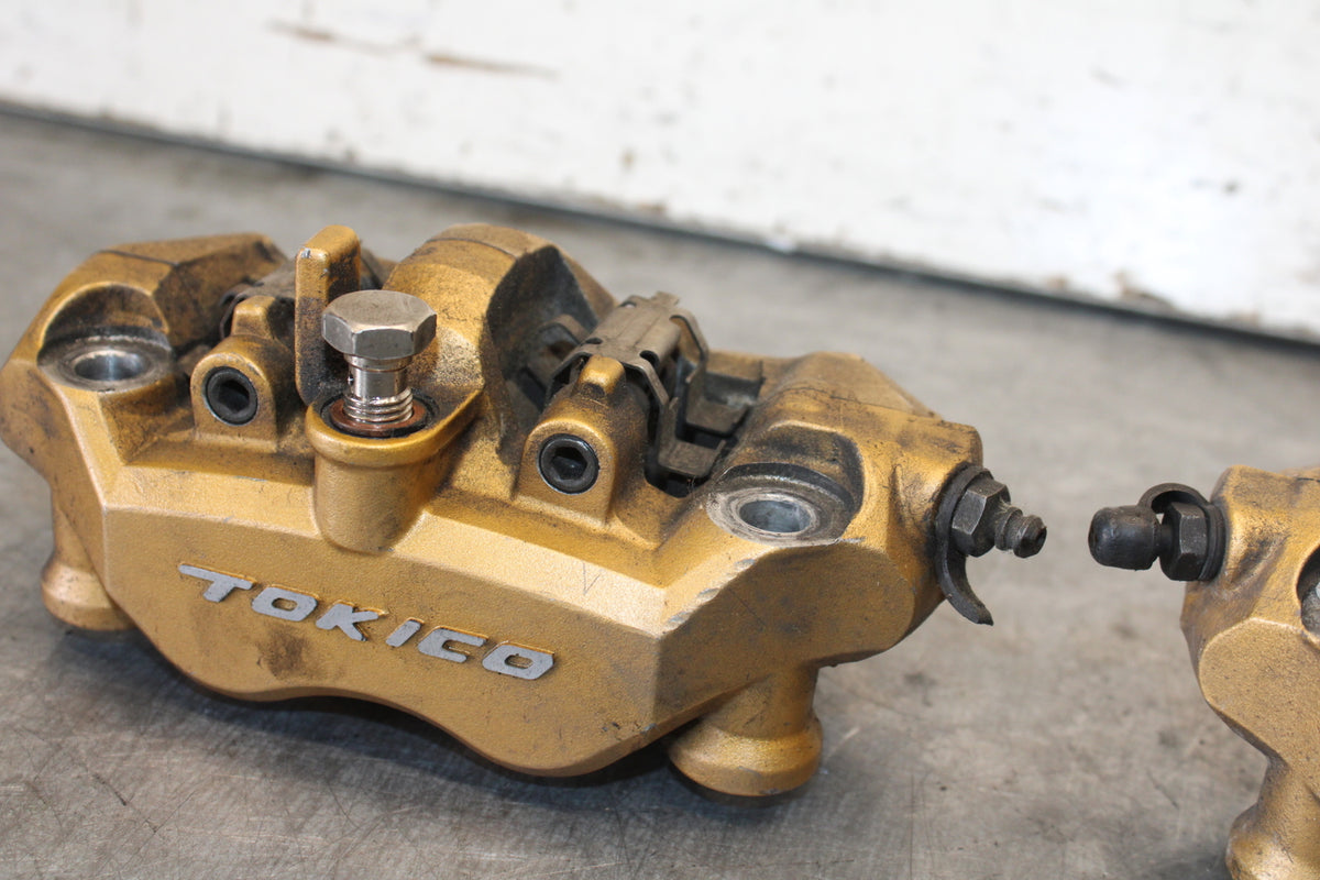 03-04 KAWASAKI NINJA ZX6RR RIGHT LEFT FRONT BRAKE CALIPER PAIR CALIPERS BB684