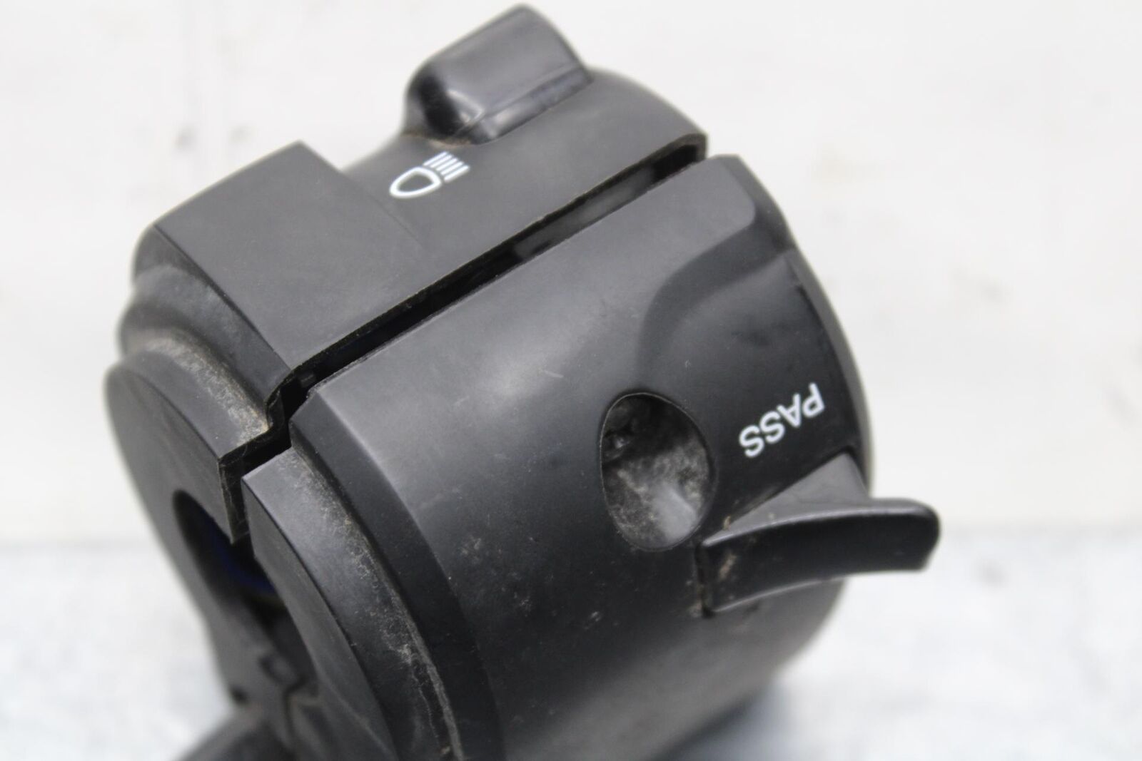 19-22 KAWASAKI Z400 LEFT CLIP ON HANDLE HORN SIGNALS SWITCH  BB586