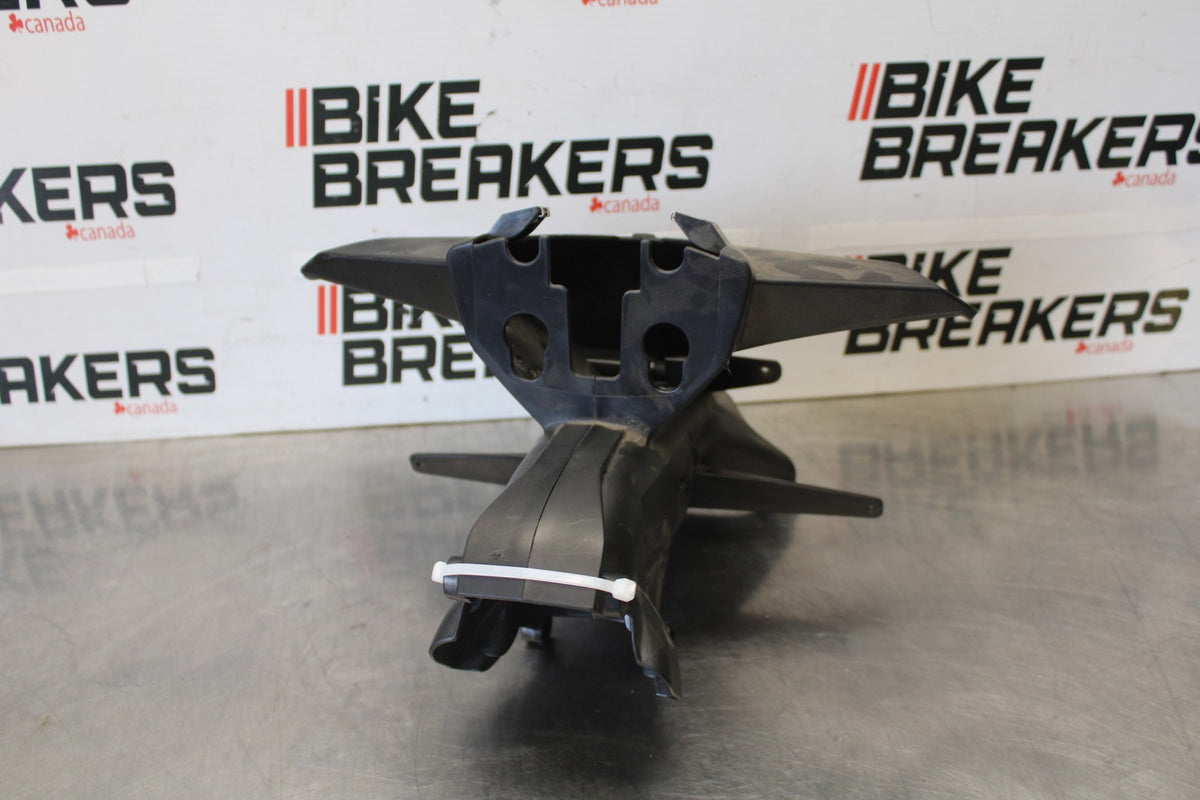 20-23 APRILIA RS660 UPPER FAIRING MIRROR GAUGES STAY BRACKET BB889