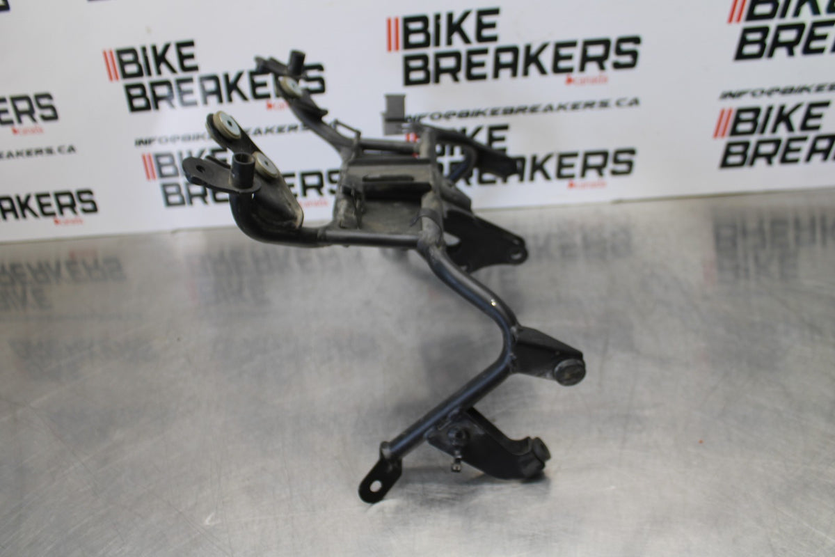 08-18 KAWASAKI KLR650 UPPER FAIRING MIRROR GAUGES STAY BRACKET BB183