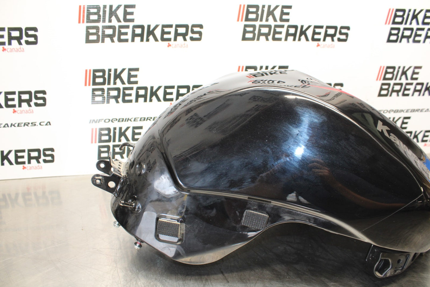 21-23 KAWASAKI NINJA ZX6R GAS TANK FUEL CELL PETROL RESERVOIR BB179