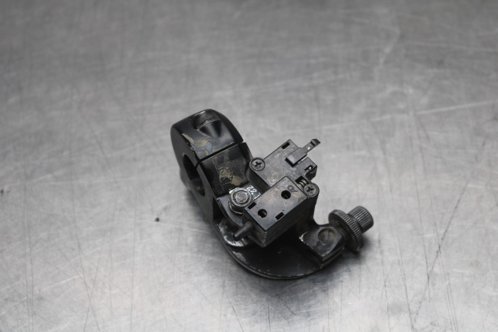 09-10 KAWASAKI ER-6N CLUTCH LEVER PERCH MOUNT BRACKET BB205