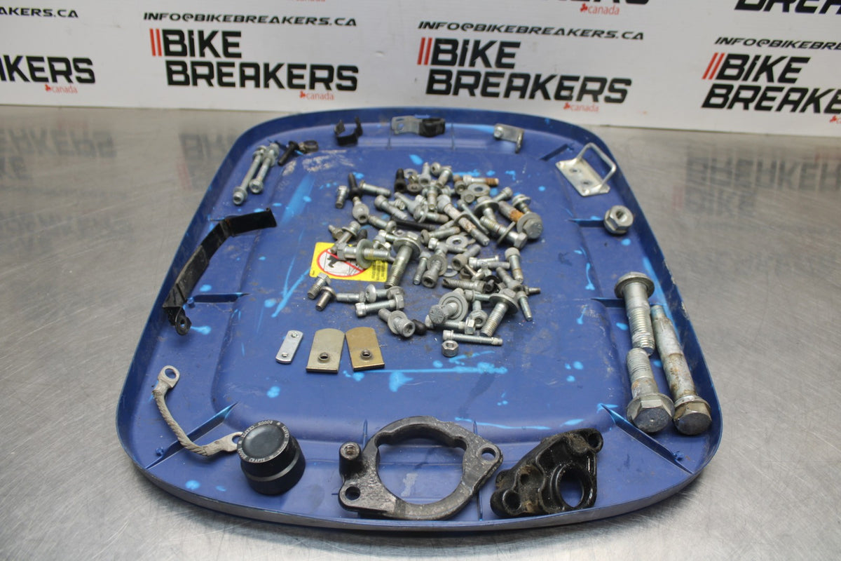 09 HARLEY-DAVIDSON SPORTSTER 1200 CUSTOM XL1200C MOUNTING BOLTS HARDWARE BB776