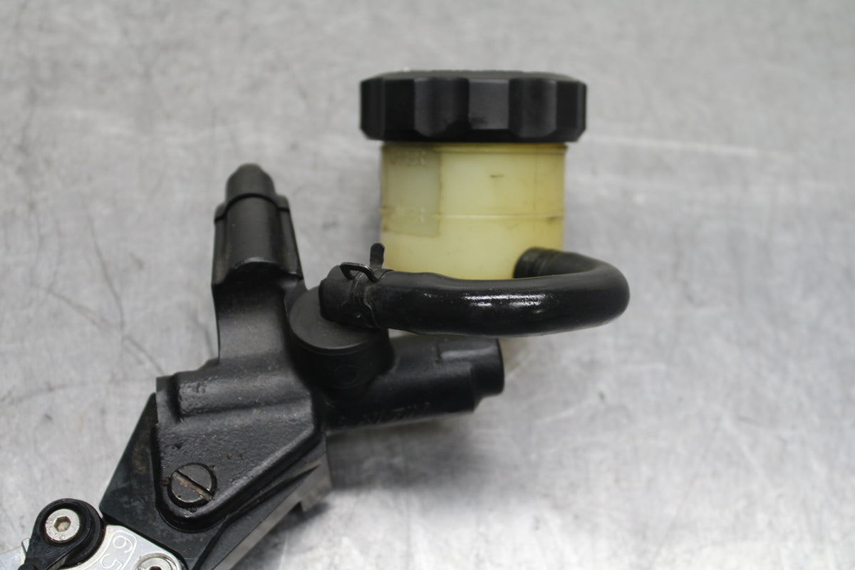 93 SUZUKI GSXR750W FRONT BRAKE MASTER CYLINDER w/ LEVER  BB112