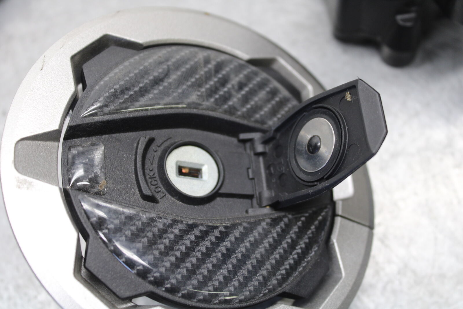 18-23 KAWASAKI NINJA 400 IGNITION LOCK KEY SET W/ GAS CAP AND SEAT LOCK BB660