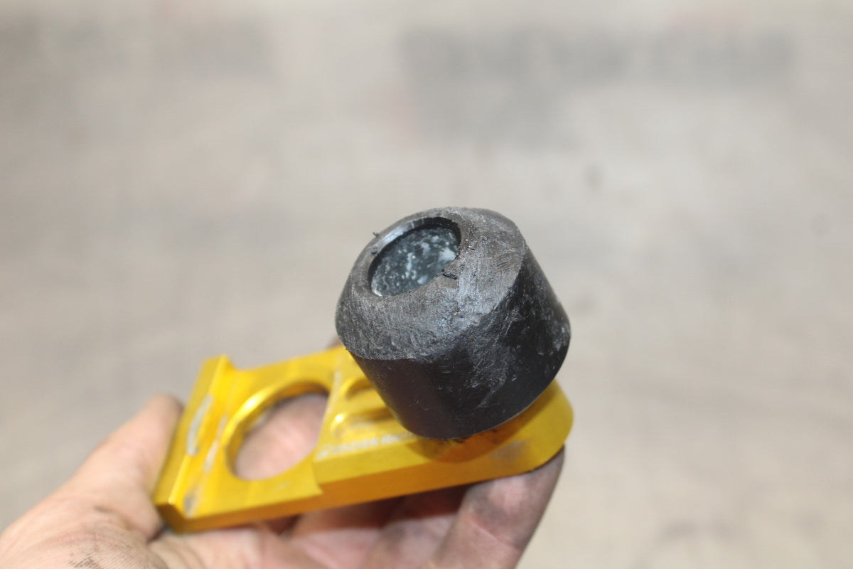 17 YAMAHA YZF R6 DRIVEN RACING REAR BACK WHEEL AXEL BLOCKS  BB922