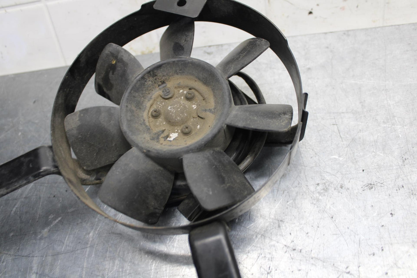 89-90 YAMAHA FZR600 ENGINE RADIATOR COOLING FAN BB76