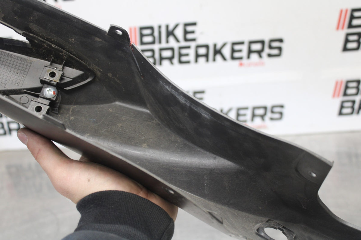 15-26 SUZUKI GSXR600 LEFT REAR BACK TAIL FAIRING COWL SHROUD BB888