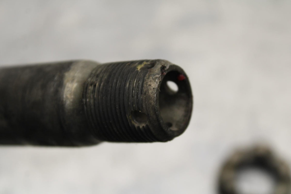 1999 Suzuki GSXR600 REAR AXLE BACK WHEEL RIM PIVOT BOLT AXEL BB580