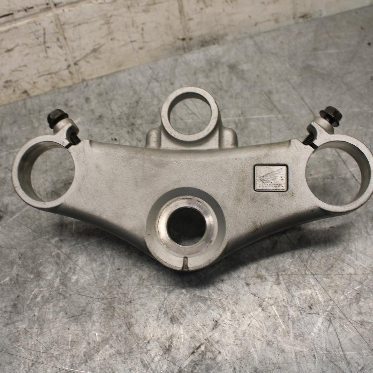 1999 Honda Super Hawk 1000 VTR1000F FORKS UPPER TRIPLE TREE CLAMP BB51