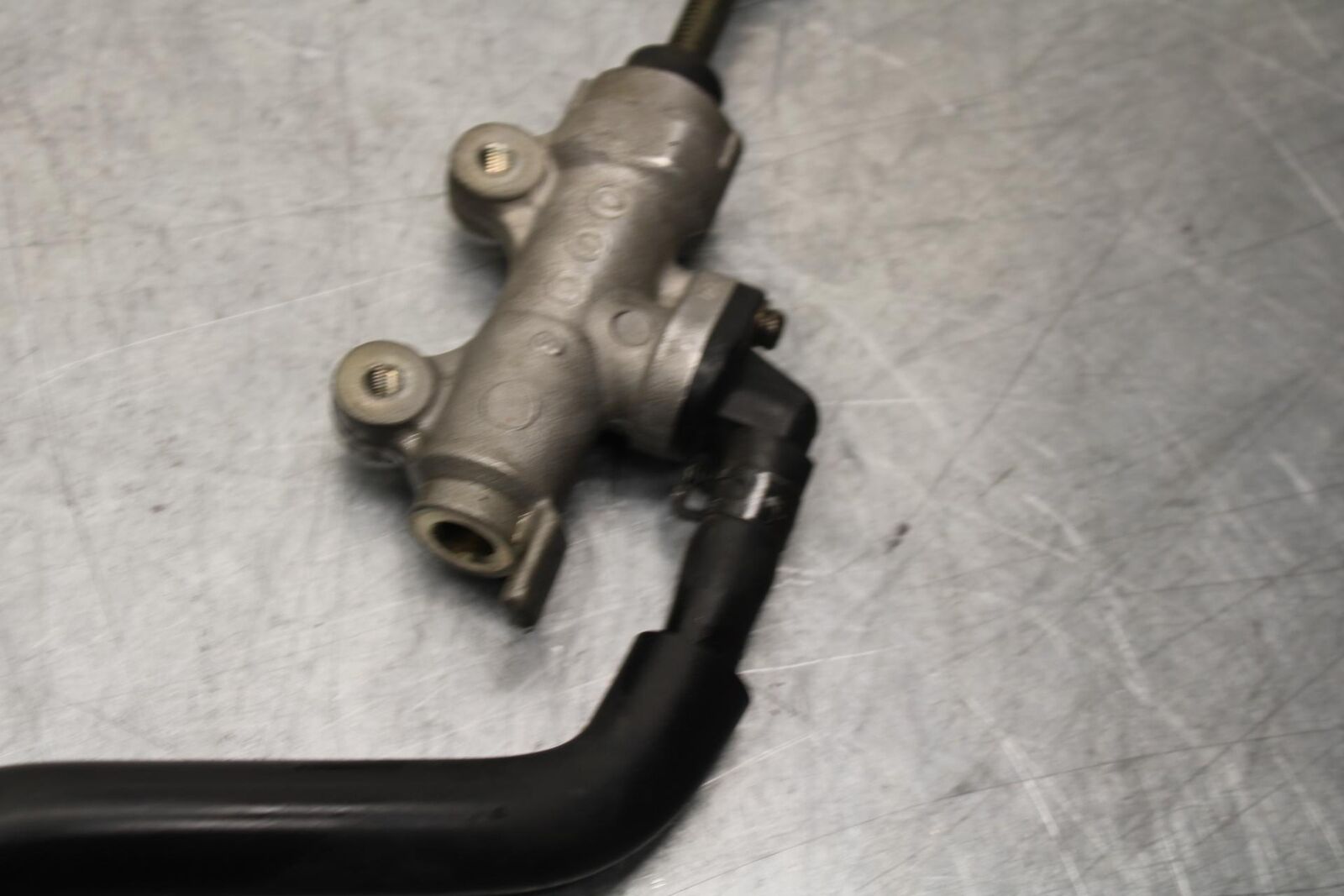 2000 Honda CBR600F4 REAR BACK BRAKE MASTER CYLINDER W RESERVOIR BB552