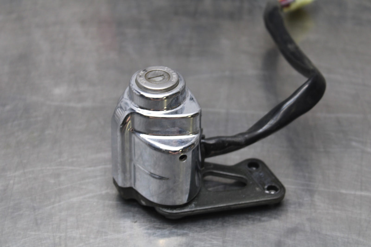 07 HONDA VTX1300R IGNITION LOCK & HELMET LOCK NO KEY BB825
