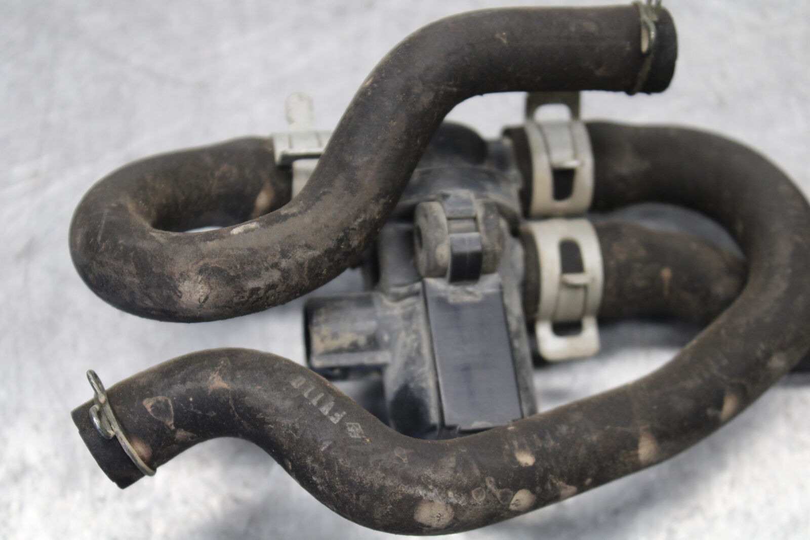 05-06 SUZUKI GSXR1000 AIR VALVE SOLENOID TOP ENGINE SENSOR 18510-29G00 BB663