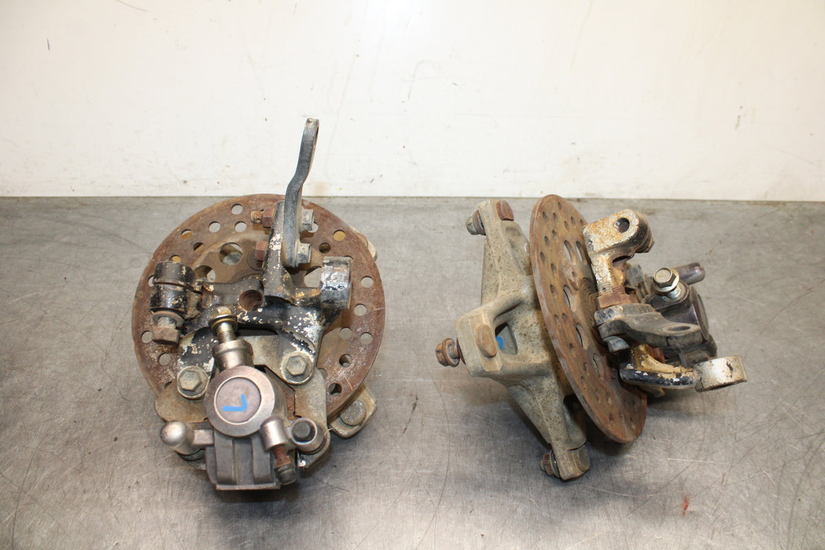 85-86 SUZUKI QUADRACER 250 FRONT WHEEL RIGHT LEFT HUBS HUB SET BB126