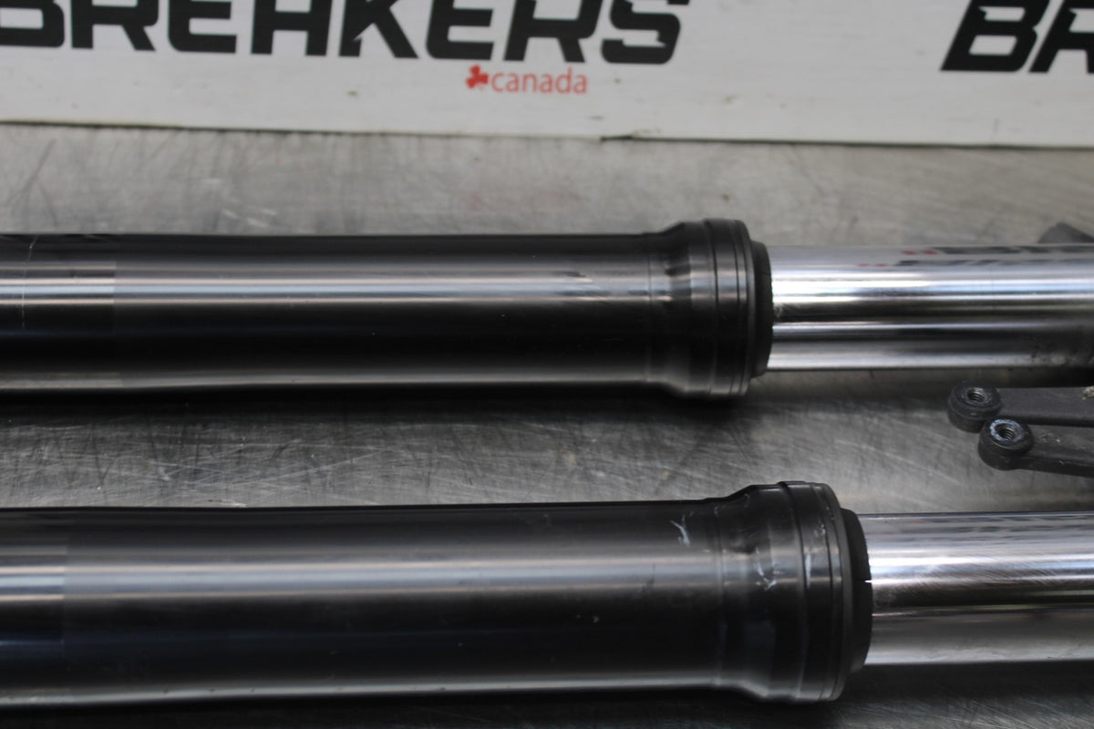 12 TRIUMPH STREET TRIPLE R FRONT FORKS SHOCK SUSPENSION SET PAIR BB914