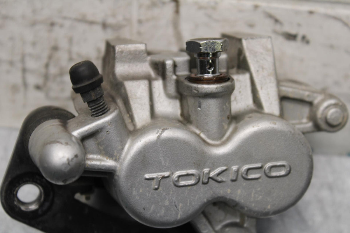 2004 Suzuki Intruder 1500 VL1500 RIGHT LEFT FRONT BRAKE CALIPER SET PAIR BB573