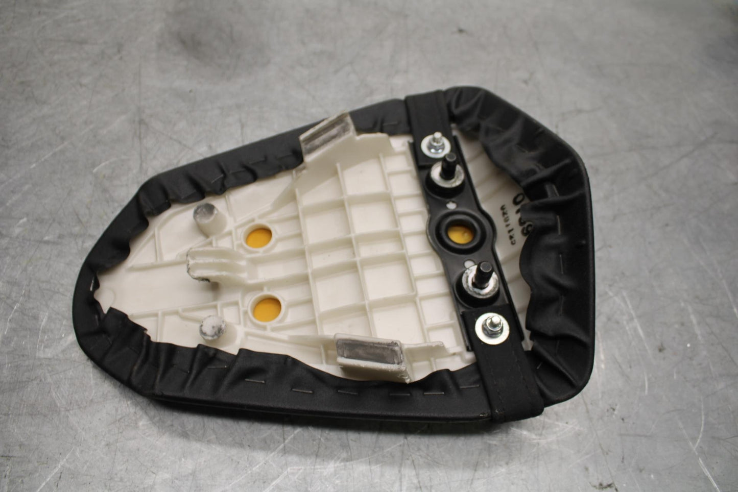 2009 Kawasaki Ninja ZX6R ZX600R REAR BACK PASSENGER TANDEM SEAT PAD SADDLE BB548