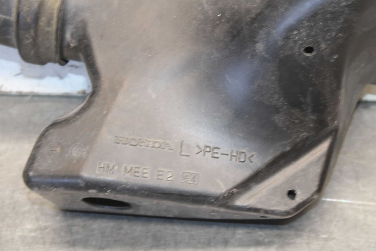 05-06 HONDA CBR600RR LEFT RAM AIR INTAKE DUCT TUBE  BB689