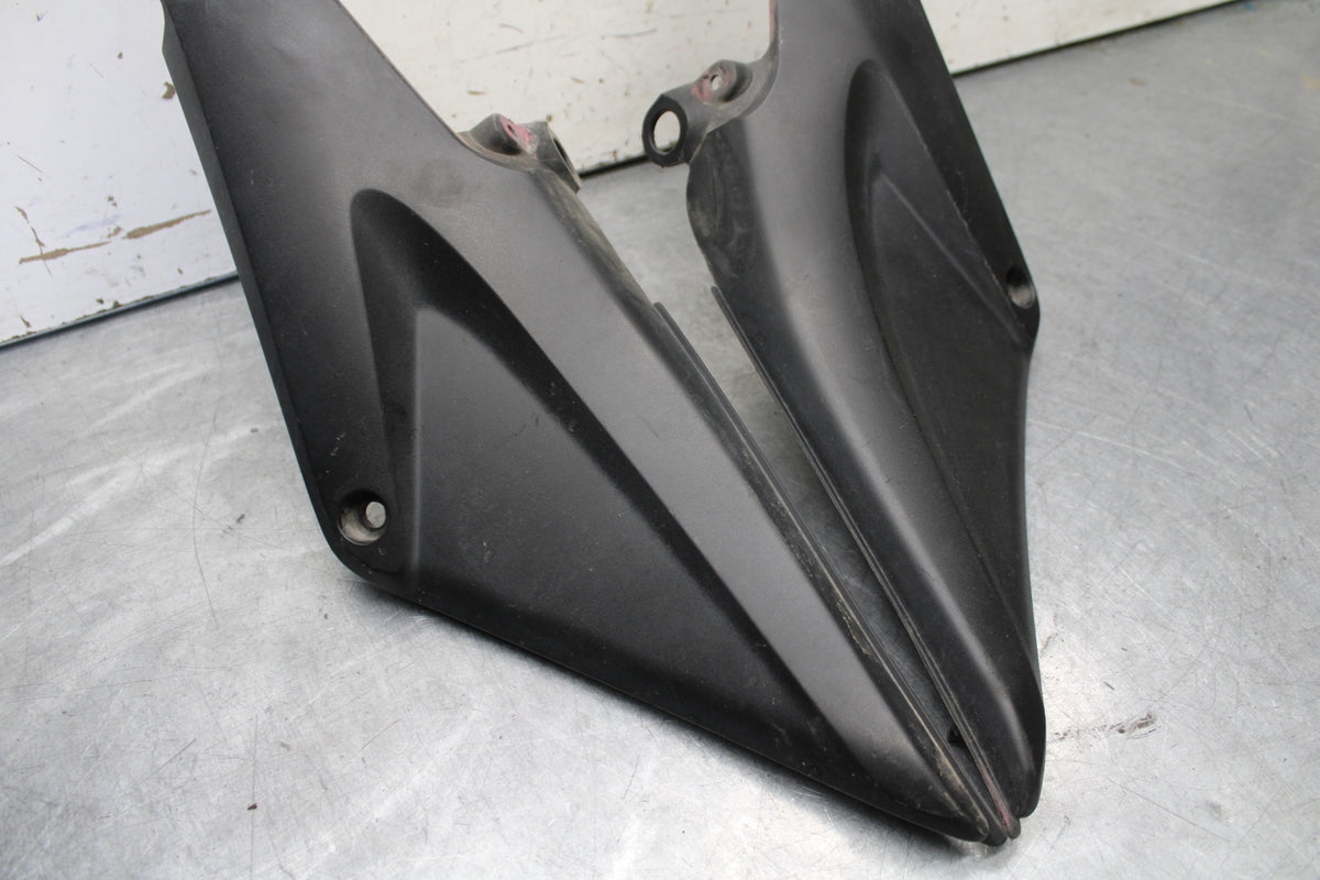05-06 HONDA CBR600RR RIGHT LEFT FRONT SIDE SEAT PANELS TRIMS COWLS  BB655
