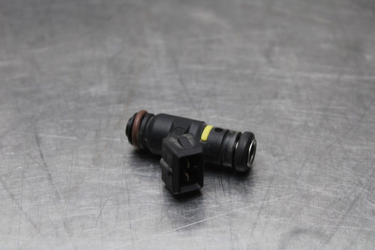 19 MOTO GUZZI V7 III FUEL INJECTOR SET PAIR BB831