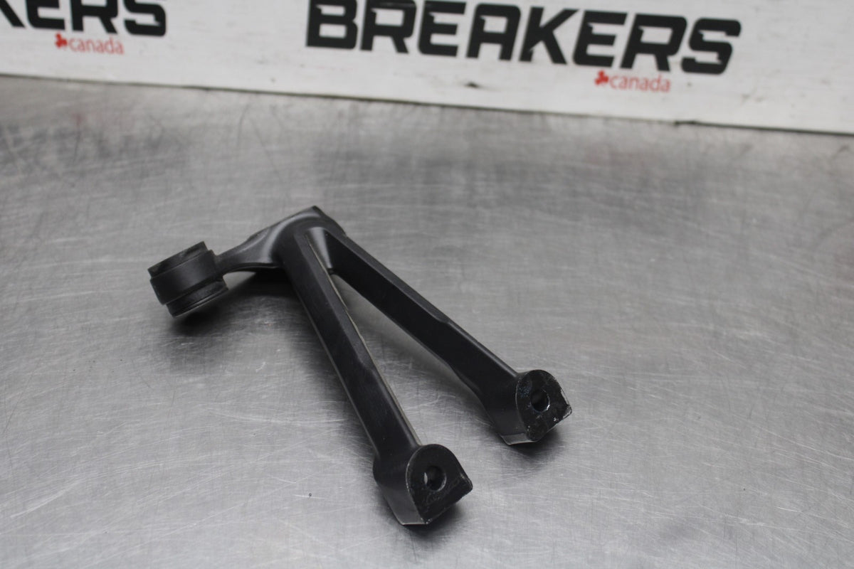 07-08 SUZUKI GSXR1000 EXHAUST PIPE MUFFLER HANGER MOUNT BB944