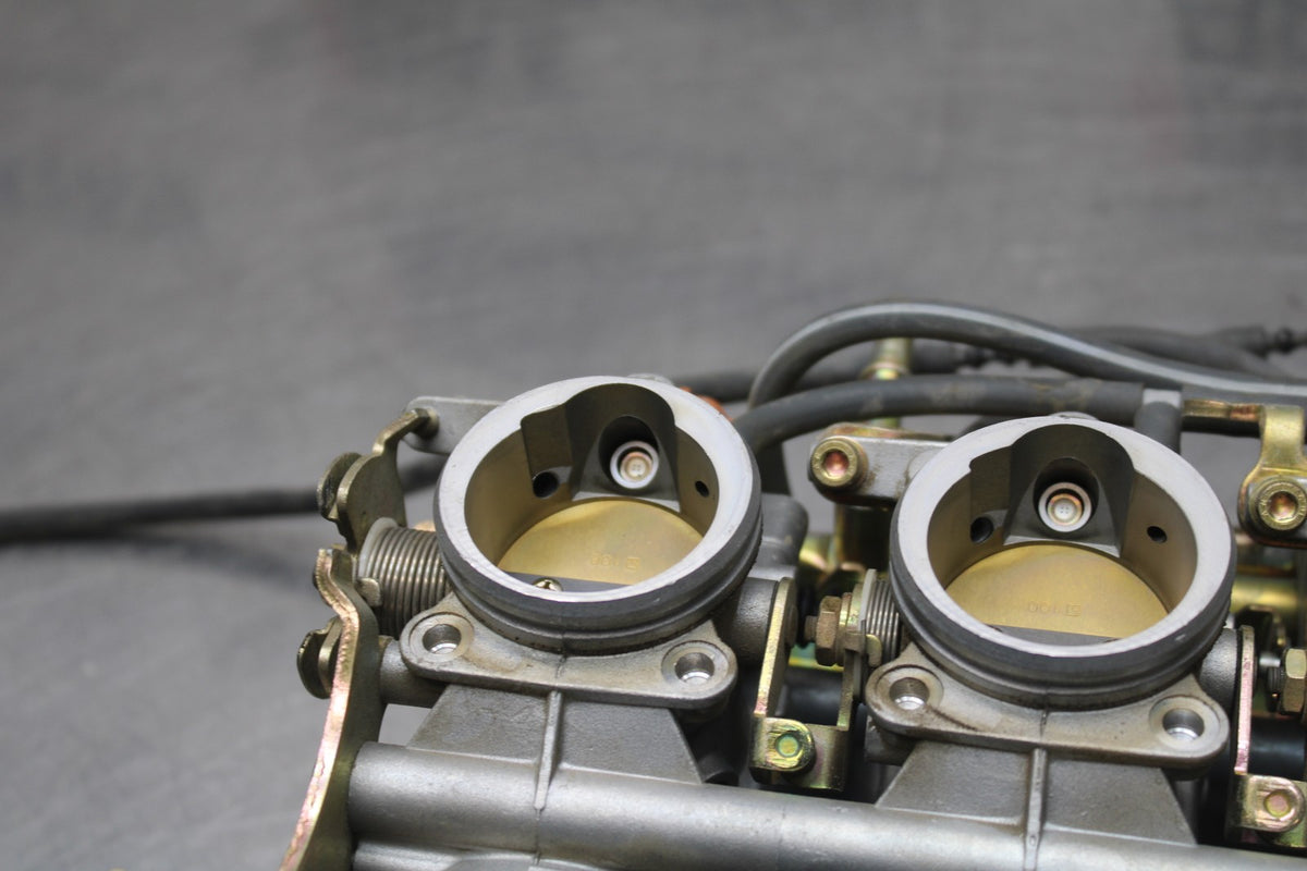 05 YAMAHA YZF R6 MAIN FUEL INJECTORS / THROTTLE BODIES BB858