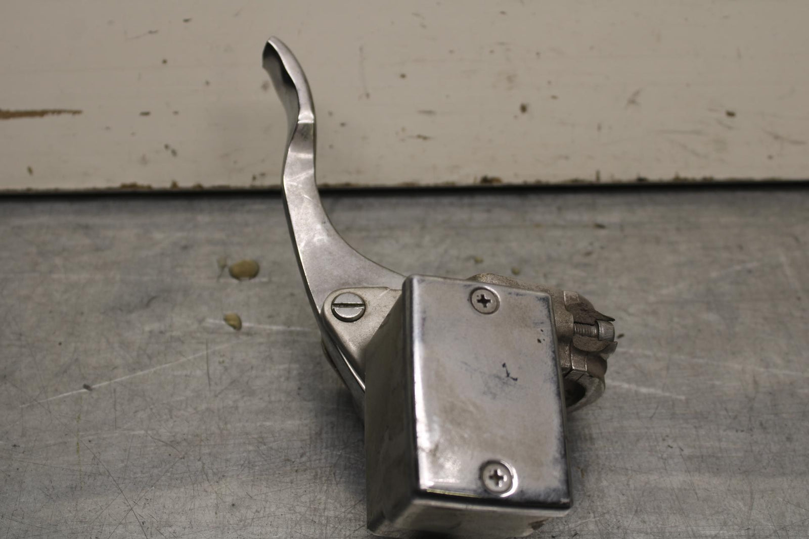 03-08 KAWASAKI VULCAN 1600 FRONT BRAKE MASTER CYLINDER BB616