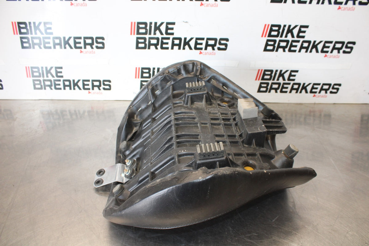 07 SUZUKI BOULEVARD M50 FRONT DRIVERS SEAT BB897