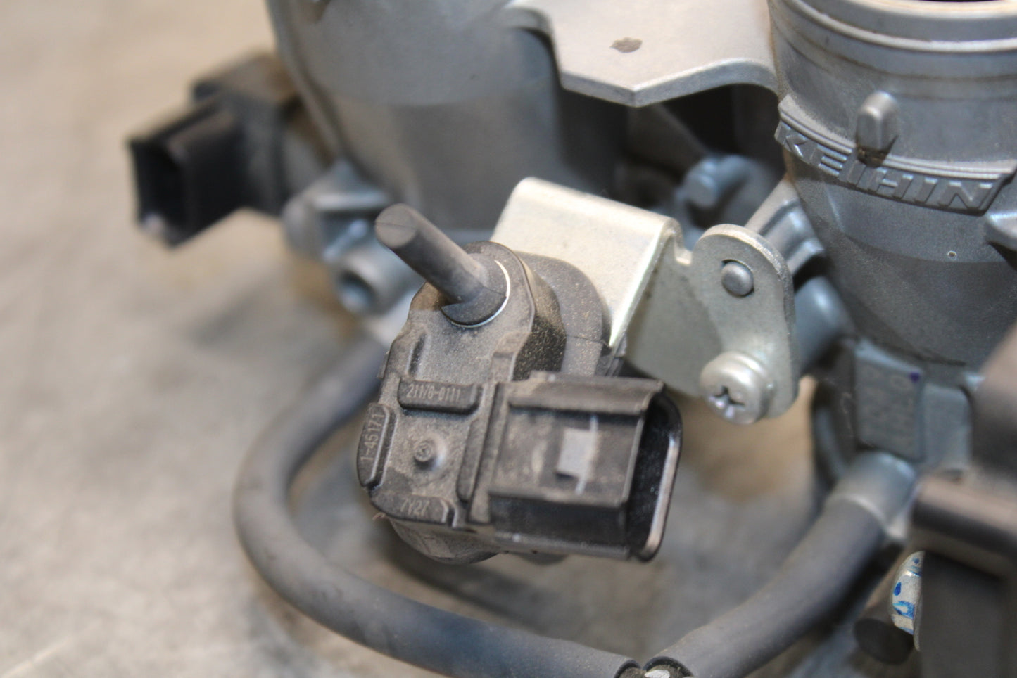 13-18 KAWASAKI NINJA ZX6R MAIN FUEL INJECTORS / THROTTLE BODIES 16163-0772 BB666