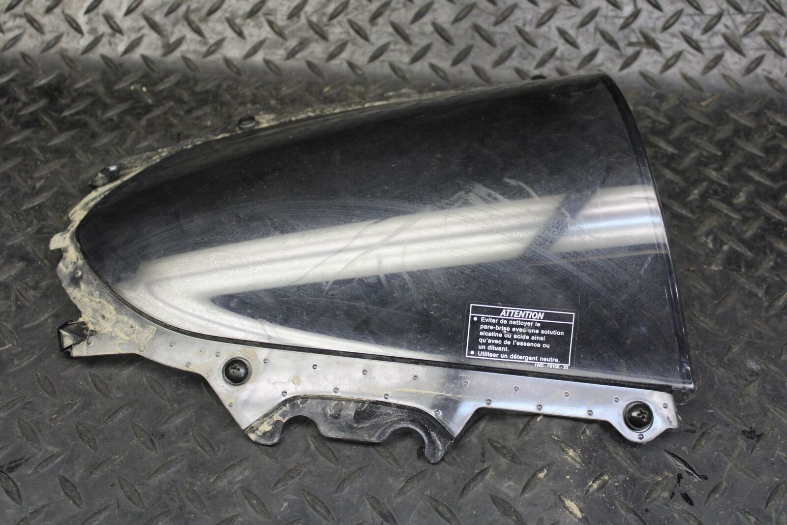 19 YAMAHA YZF R3 FRONT WINDSHIELD WINDSCREEN  BB177