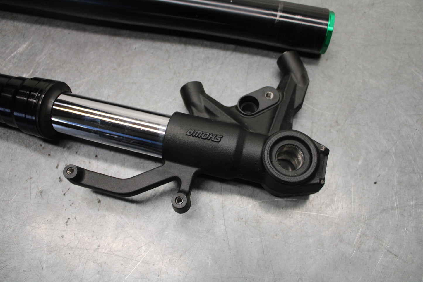 13-18 KAWASAKI NINJA ZX6R FRONT FORKS SET PAIR 44071-0834-56K BB666