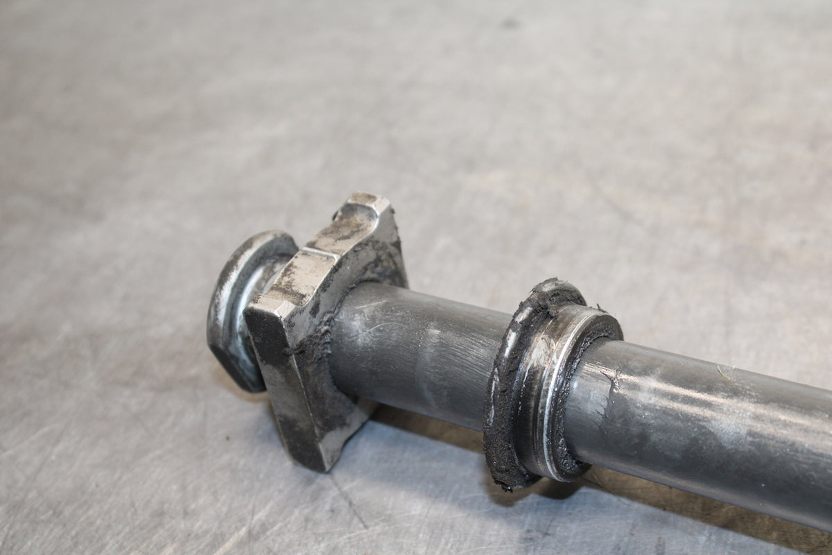 06-07 HONDA CBR1000RR REAR AXLE BACK WHEEL RIM PIVOT BOLT AXEL BB756