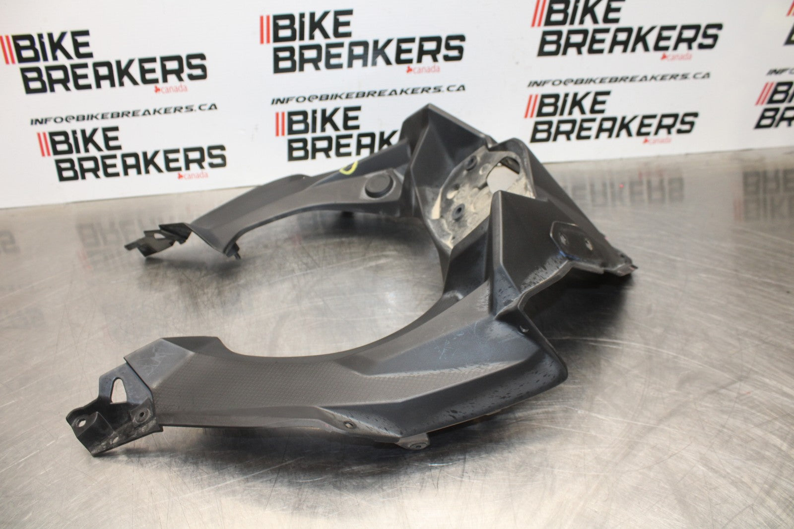 18-23 KAWASAKI NINJA 400 EX400 ABS FRONT CENTER COWL FAIRING BB177